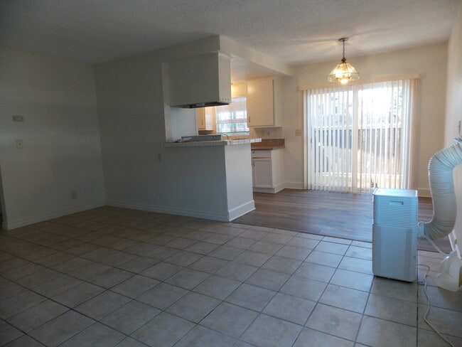 Building Photo - 2748 Maxson Rd