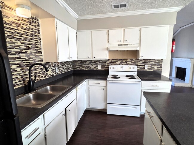 Building Photo - 11515 Meadow Pines Ct