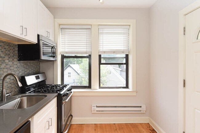 Foto del edificio - 2328 N Rockwell St