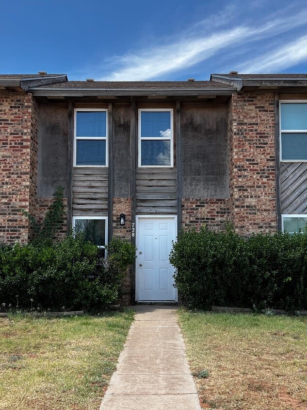 Primary Photo - 728 SW 7th Pl