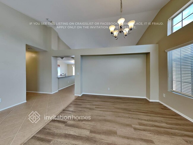 Building Photo - 8114 W Larkspur Dr