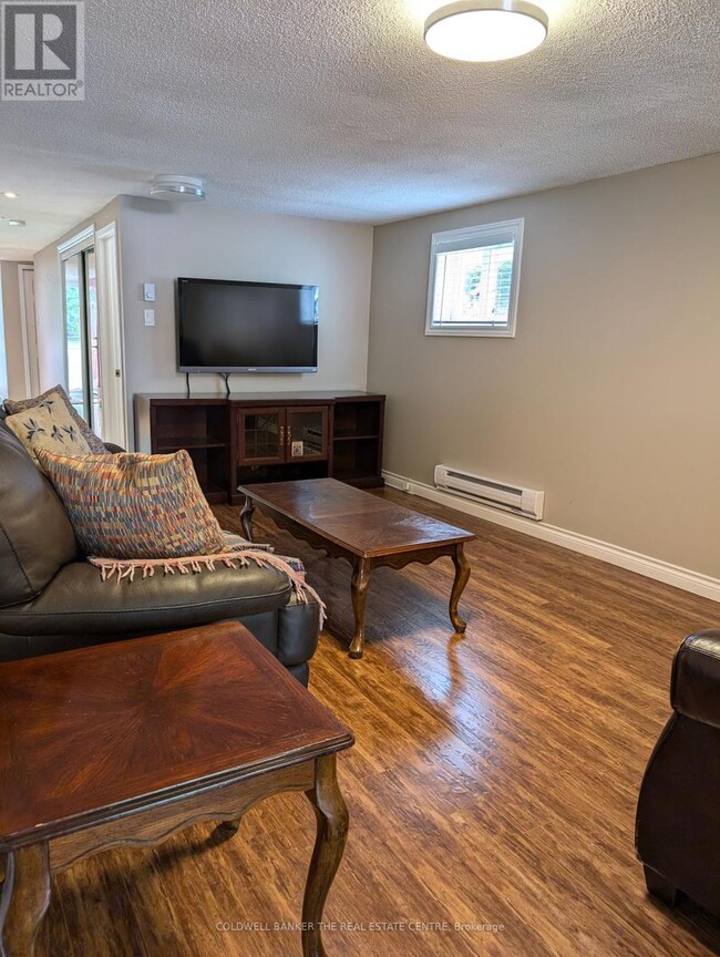 Building Photo - 43 Tuscarora Dr