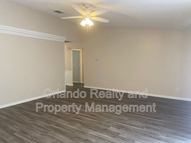 Foto del edificio - 8426 Village Green Rd