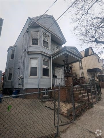 Building Photo - 222 Grant Ave