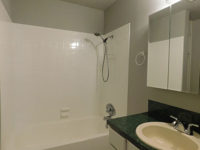 Building Photo - 3 bedrooms, 2 baths Van Buren AR