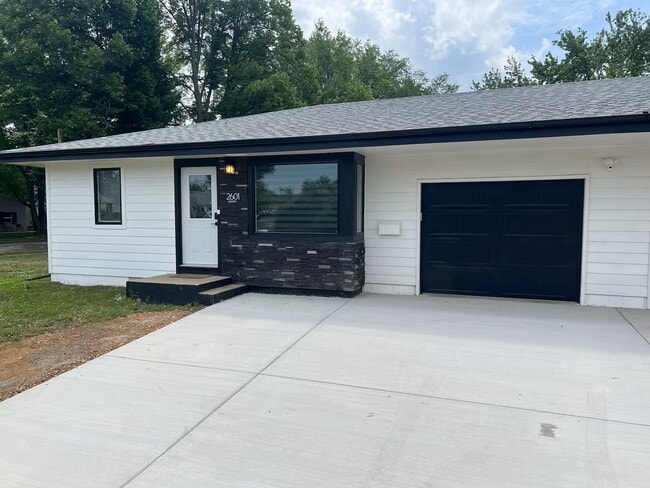 Building Photo - 2601 W 13th St