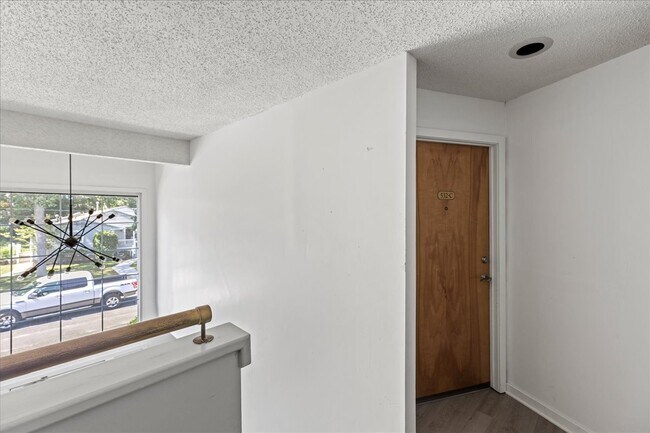 Building Photo - 532 Sunrise Ave