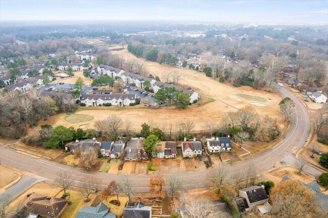 Foto del edificio - 9281 Fletcher Trace Pkwy