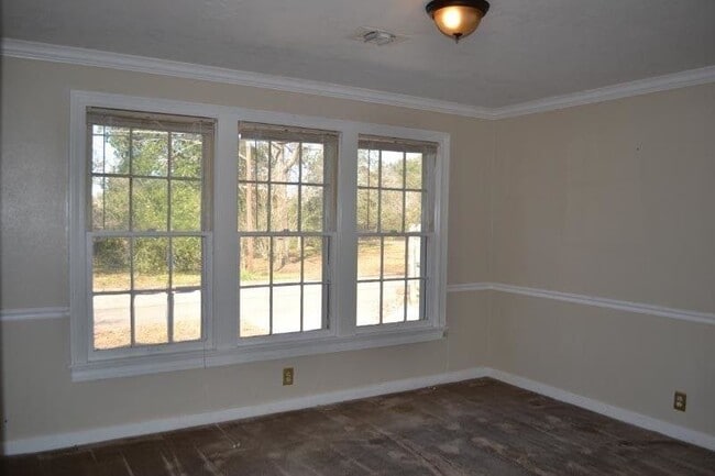 Building Photo - 103 Verna St