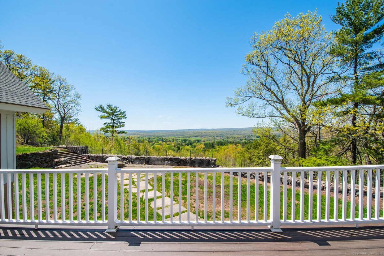 Foto principal - 43 Prattling Pond Rd