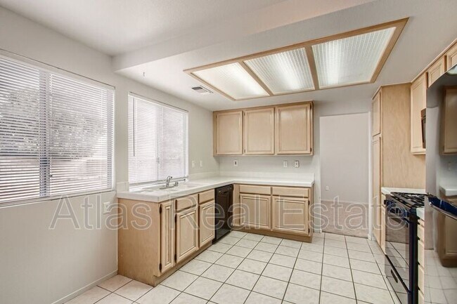 Foto del edificio - 4420 Vincente Ln