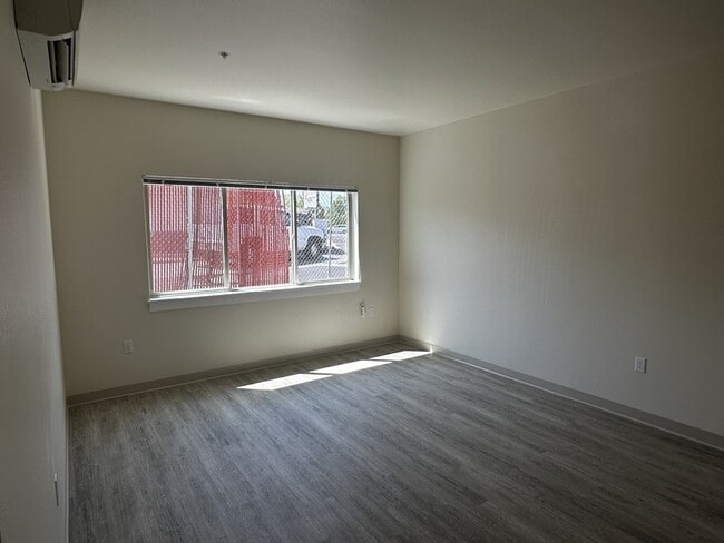 Foto del edificio - 1935 Table Rock Rd