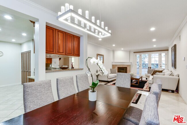 Foto del edificio - 11755 Montana Ave