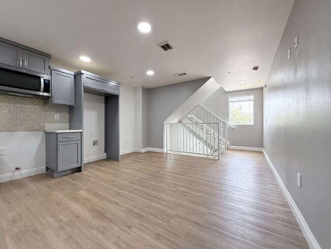 Foto del edificio - 1731 E 68th St