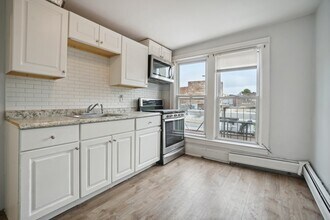 Building Photo - 99 Monticello Ave