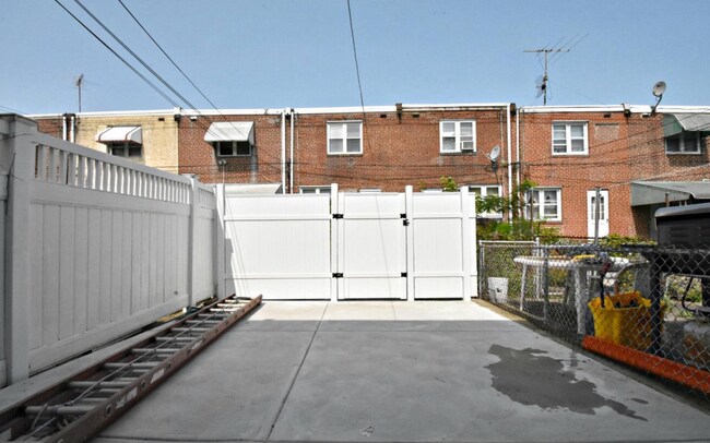 Foto del edificio - 3554 Miller St