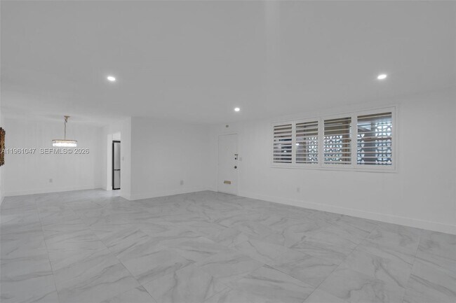 Foto del edificio - 11960 NE 19th Dr