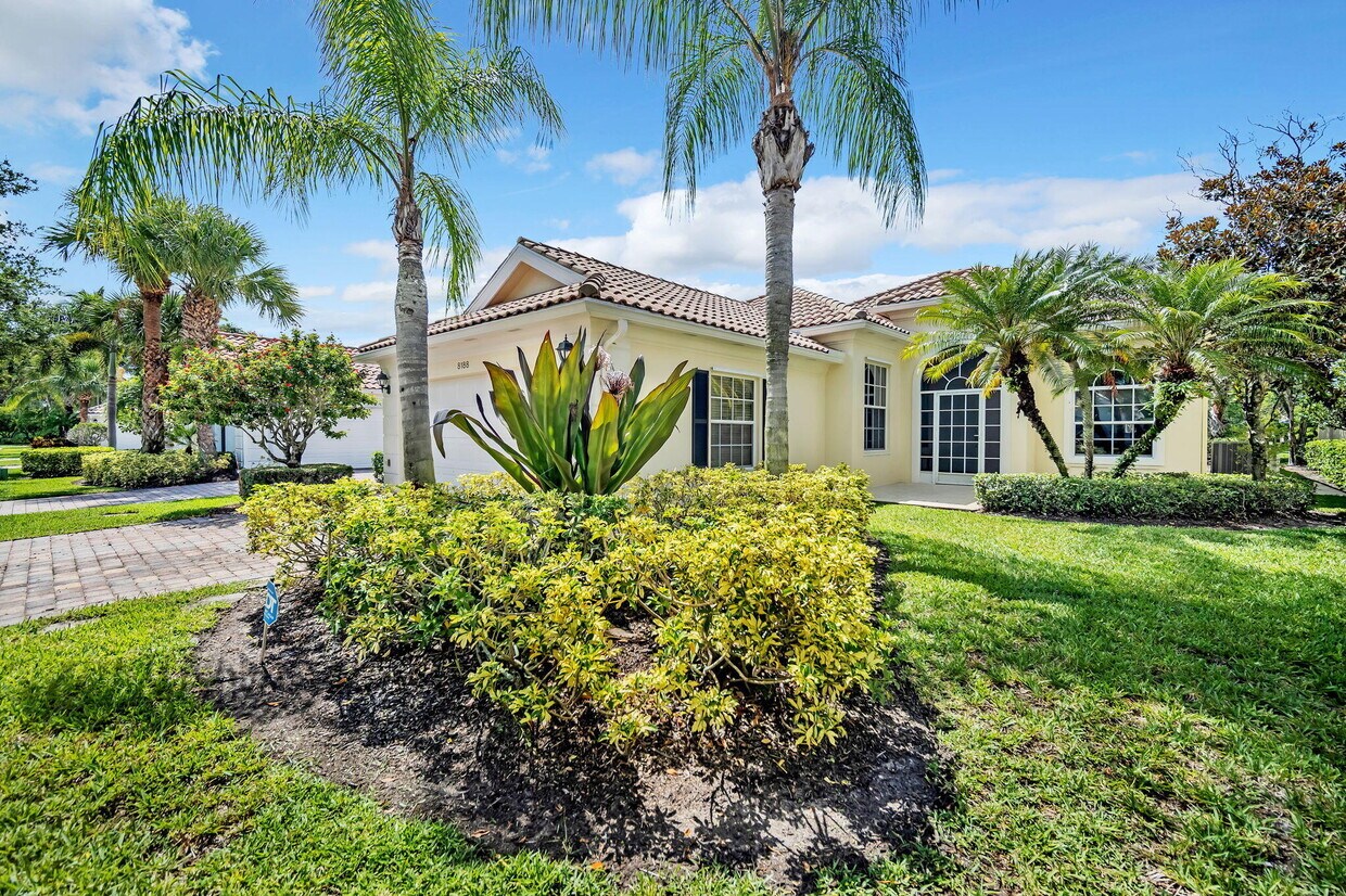 Foto principal - 8188 Rosalie Ln