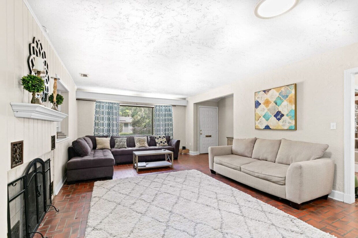 Foto principal - 1929 NW 7th Ln