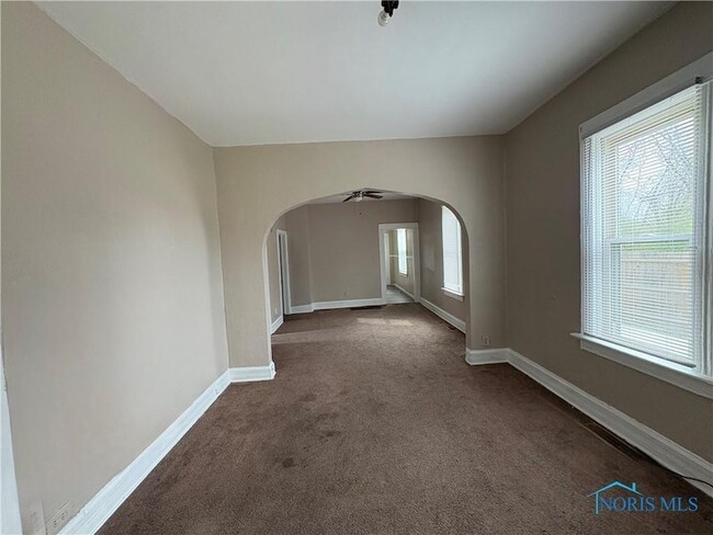 Foto del edificio - 1614 Pinewood Ave