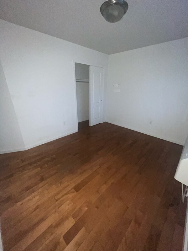 Foto del edificio - 42-12 108th St