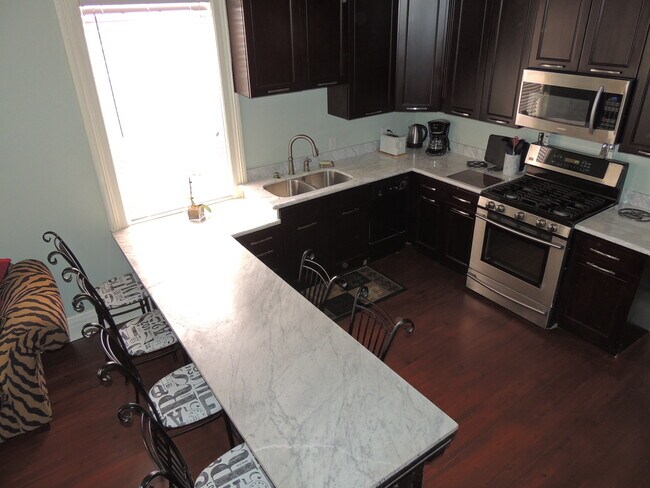 cocina - 1013 Touro St