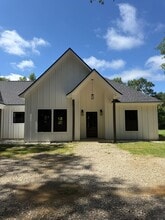 Building Photo - 844 Liberty Church Rd