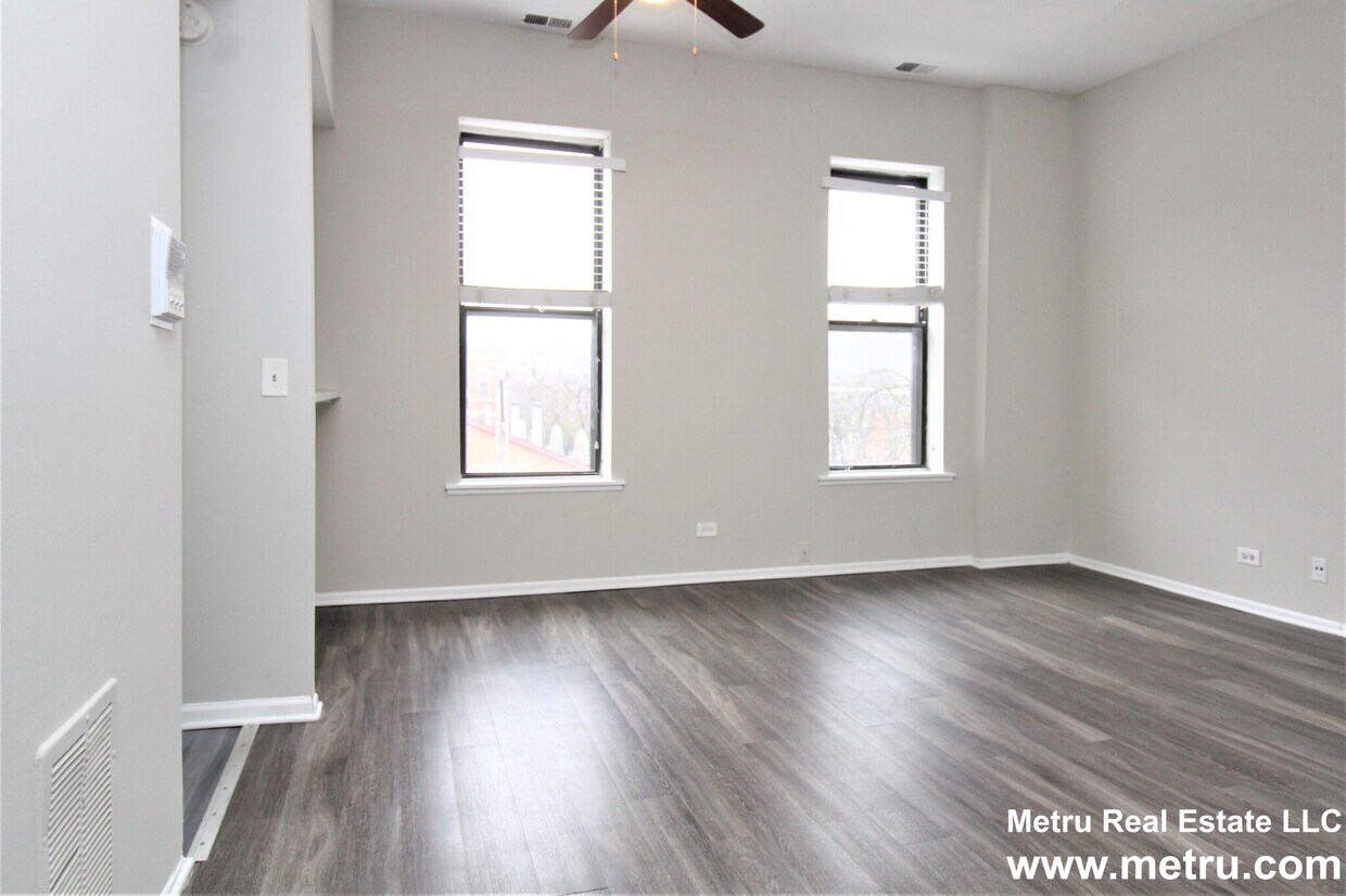 Primary Photo - 807 W Willow St