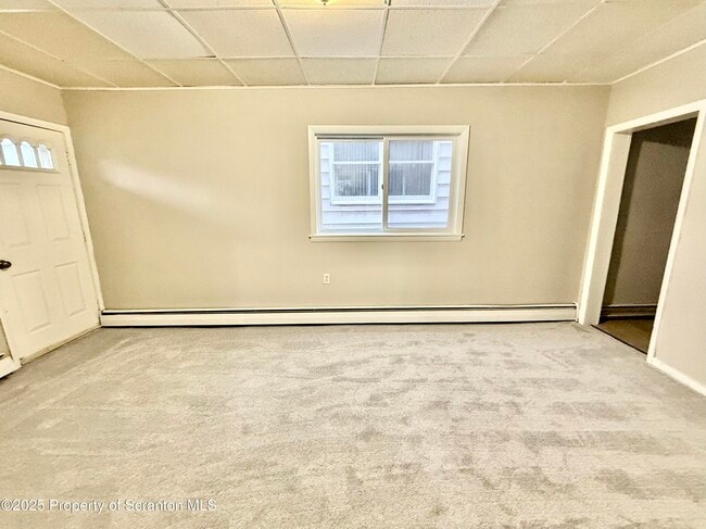 Building Photo - 206 Oak St