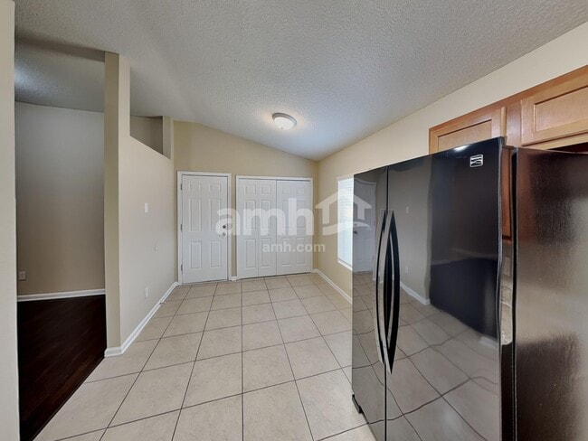 Building Photo - 12333 Anarania Dr