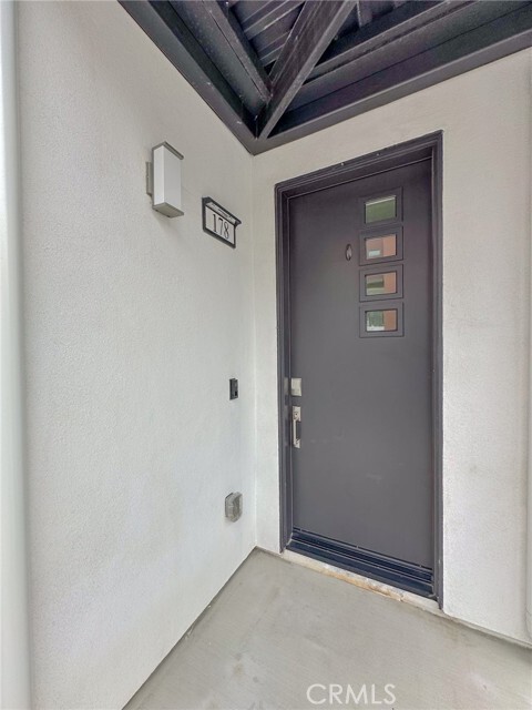Building Photo - 178 Waypoint