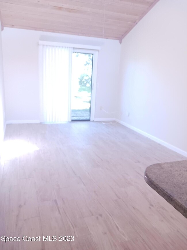 Foto del edificio - 408 Hawthorne Ct