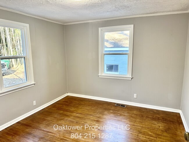 Foto del edificio - 801 Koch Ave