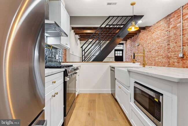 Foto del edificio - 2341 Belgrade St