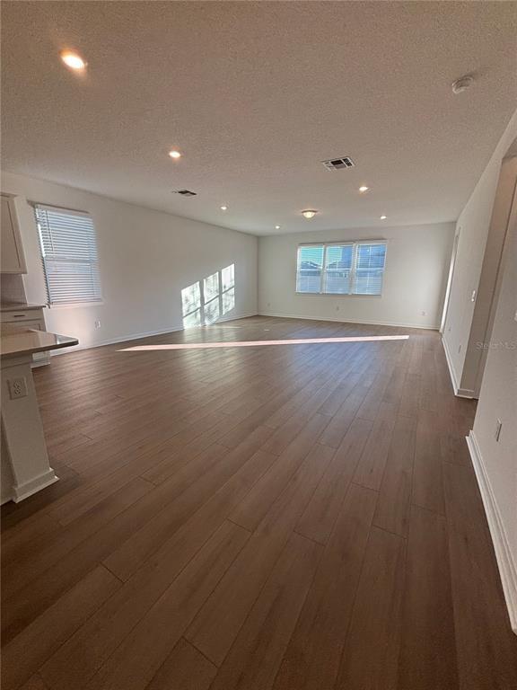 Foto del edificio - 13719 Brookside Hvn St