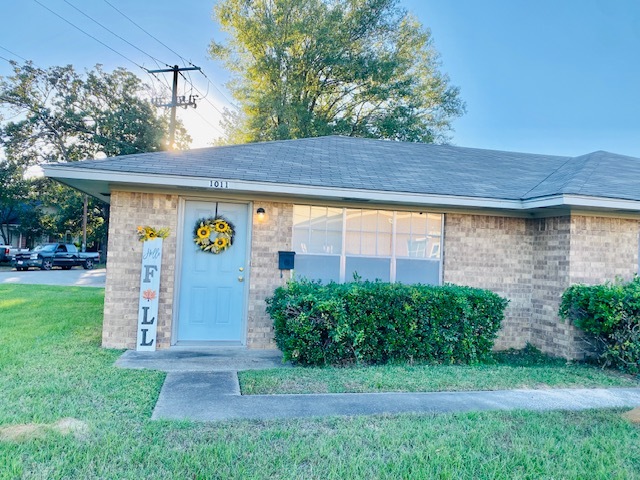 Foto principal - 1011 Waco St