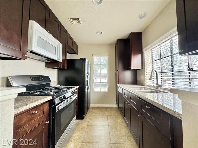Building Photo - 4819 S Torrey Pines Dr