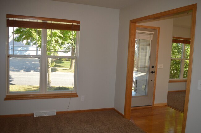 Foto del edificio - 8921 Snowberry Ln