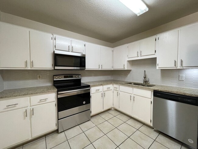 Building Photo - 2801 Edgefield St