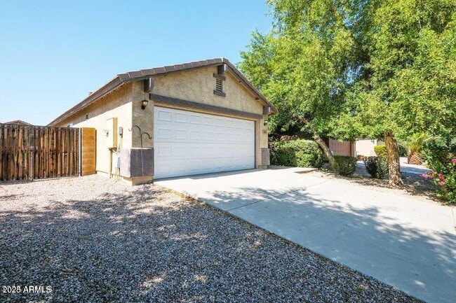 Building Photo - 2281 W Gold Dust Ave