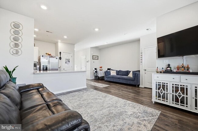 Foto del edificio - 189 South Harner Boulevard