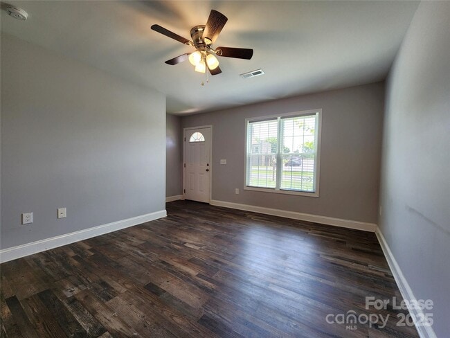 Building Photo - 1311 N Juniper Ave