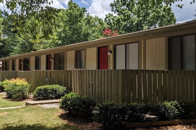 Propiedad - Poplar Springs Apartments