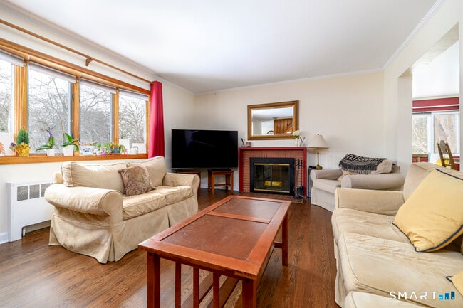 Building Photo - 63 Alpine St