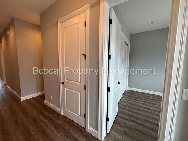 Foto del edificio - 3108 Cambria Lp
