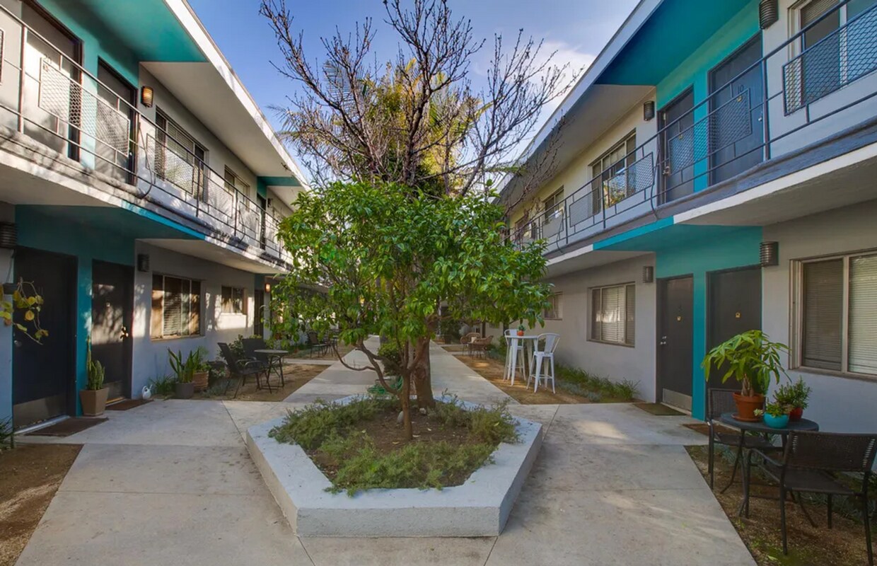 Foto del edificio - 2727-2741 Abbot Kinney Blvd