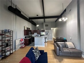 Building Photo - 408 W St Clair Ave
