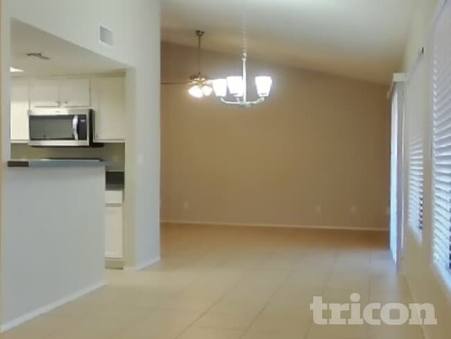 Building Photo - 7631 W Cheryl Dr