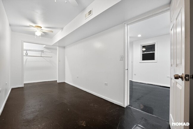 Foto del edificio - 2332 S Marshall Blvd