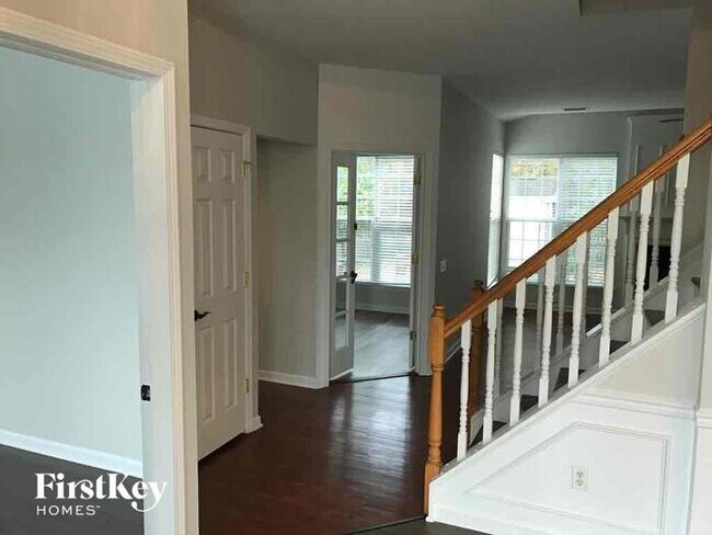 Building Photo - 6147 Creekview Ct